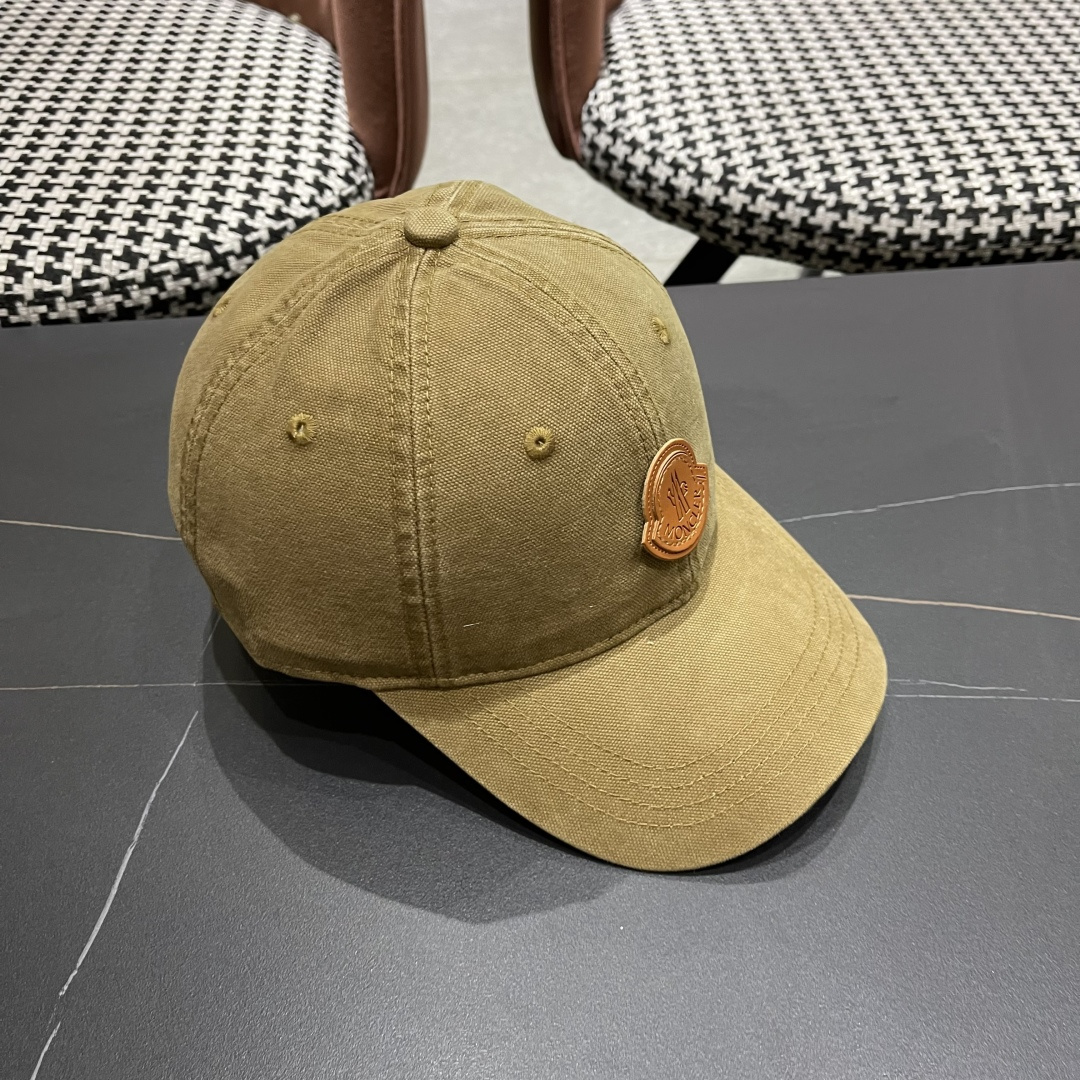  Moncler蒙口 秋冬新款灯芯绒棒球帽 ， 质感满满.今年灯芯饿真的yyds ～