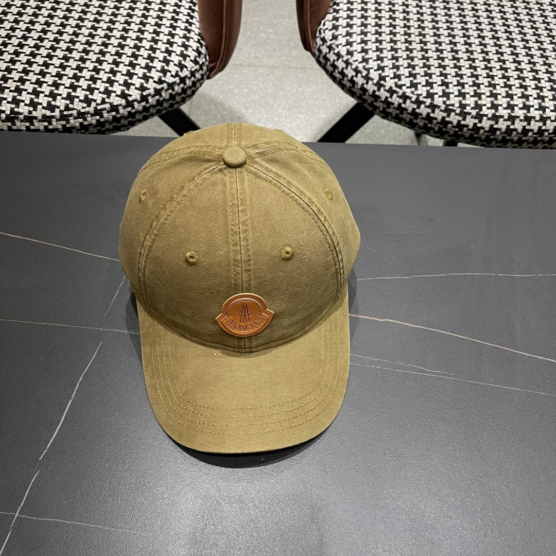  Moncler蒙口 秋冬新款灯芯绒棒球帽 ， 质感满满.今年灯芯饿真的yyds ～