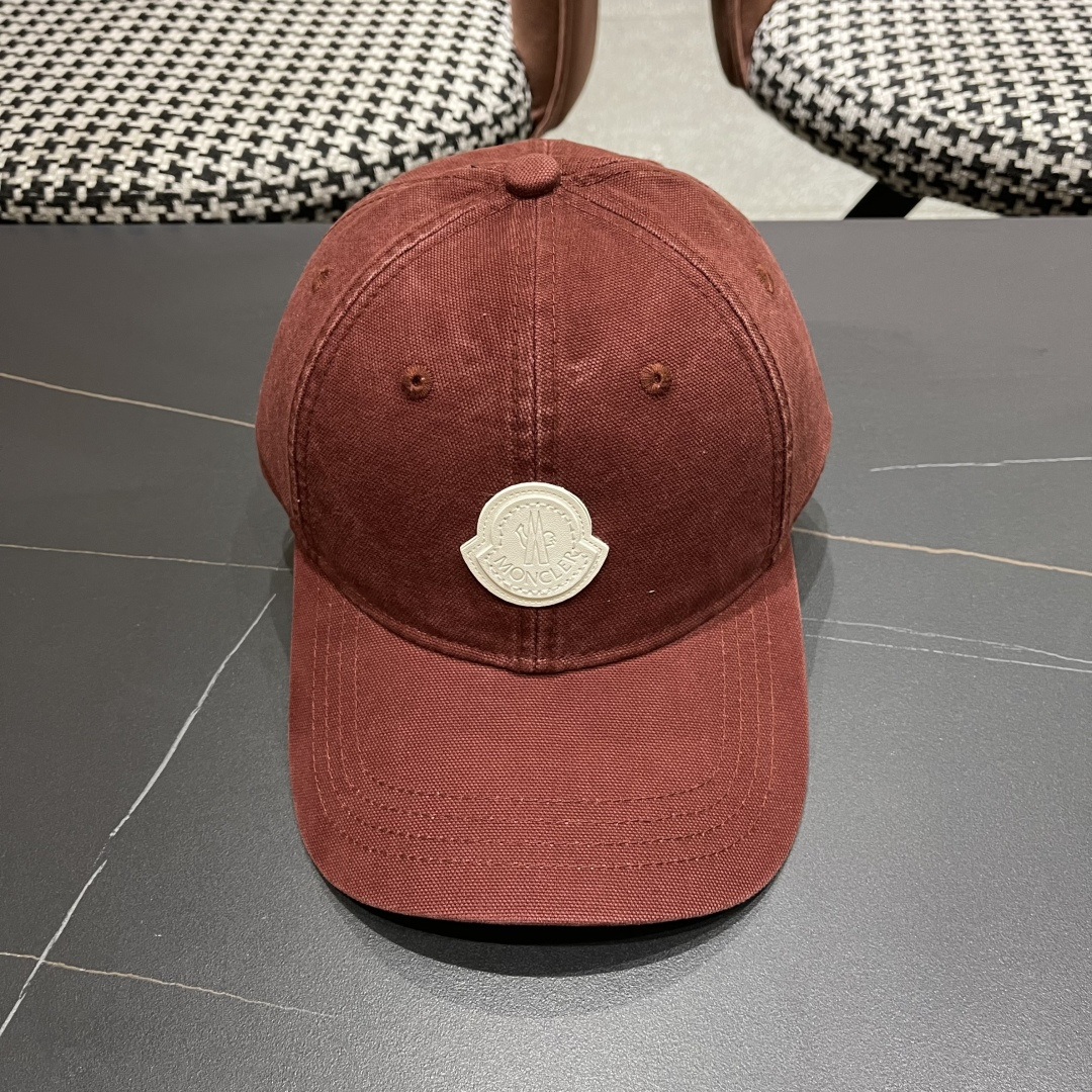  Moncler蒙口 秋冬新款灯芯绒棒球帽 ， 质感满满.今年灯芯饿真的yyds ～