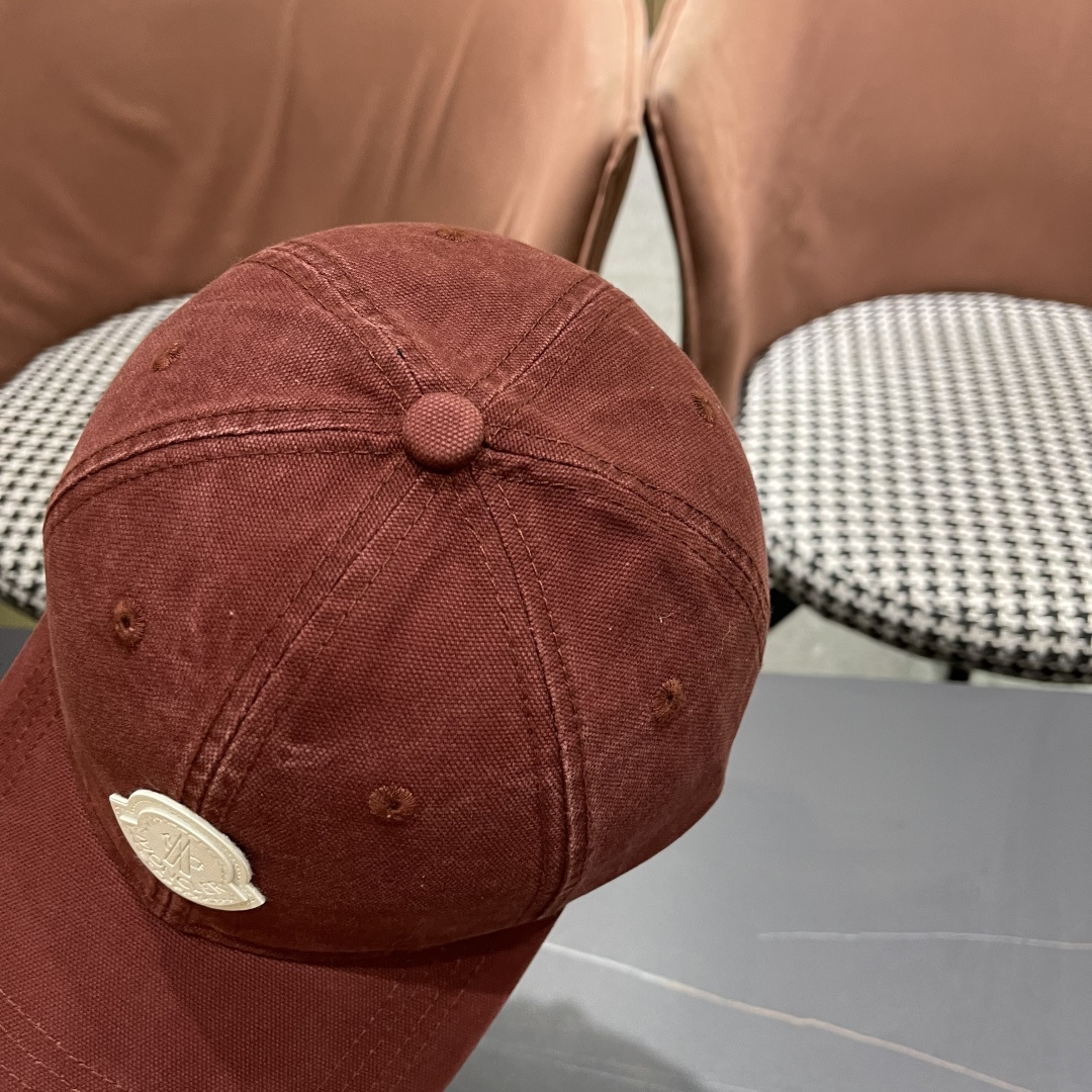  Moncler蒙口 秋冬新款灯芯绒棒球帽 ， 质感满满.今年灯芯饿真的yyds ～