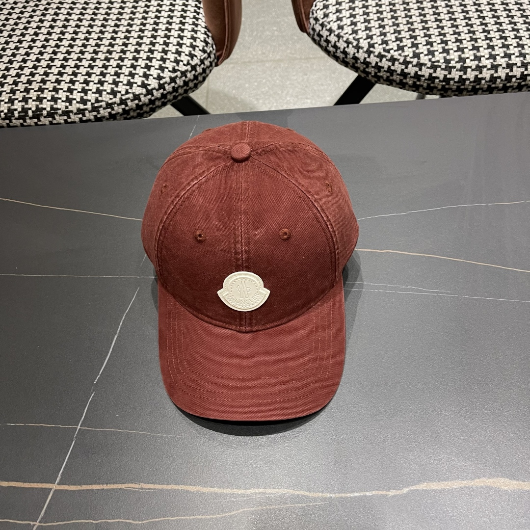  Moncler蒙口 秋冬新款灯芯绒棒球帽 ， 质感满满.今年灯芯饿真的yyds ～