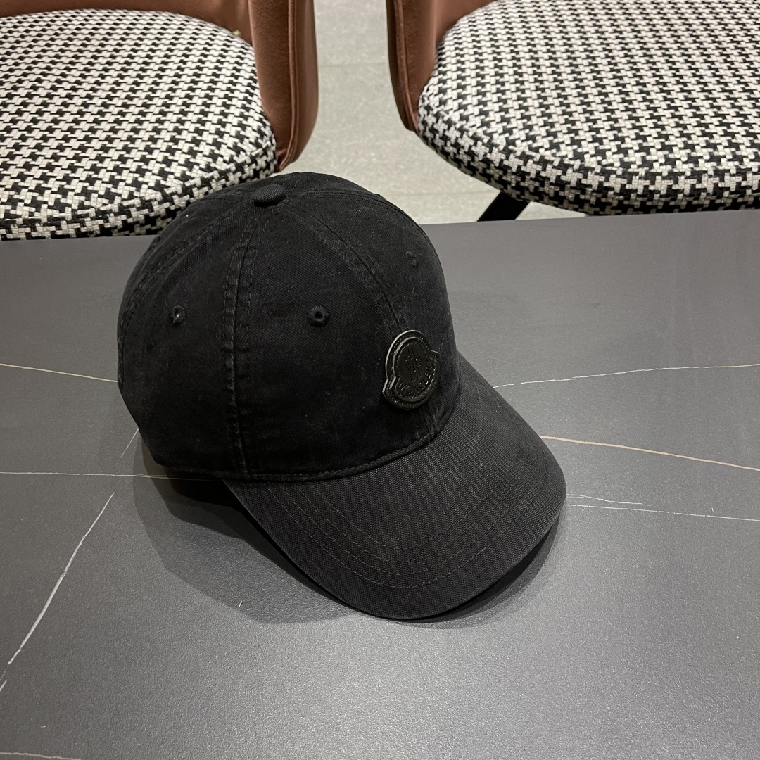  Moncler蒙口 秋冬新款灯芯绒棒球帽 ， 质感满满.今年灯芯饿真的yyds ～