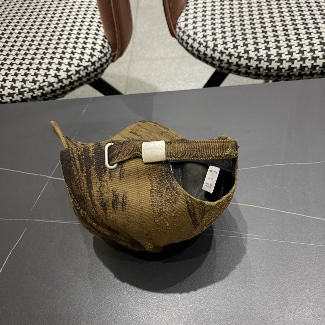  Lv路易威登 朵蕉复古棒球帽子女夏季新款户外出游女大
头围显脸小硬顶鸭舌帽子