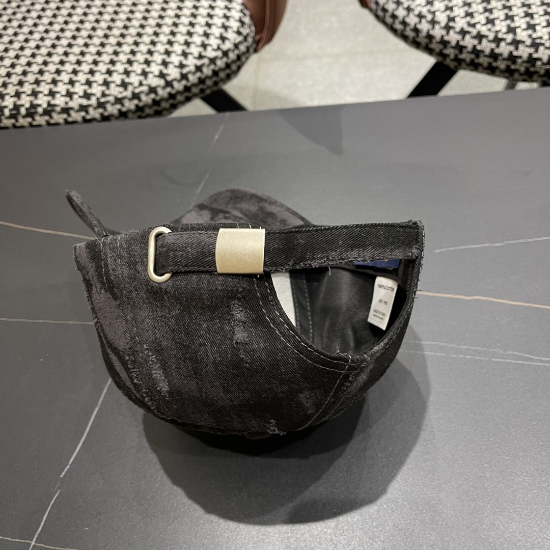  Lv路易威登 朵蕉复古棒球帽子女夏季新款户外出游女大
头围显脸小硬顶鸭舌帽子