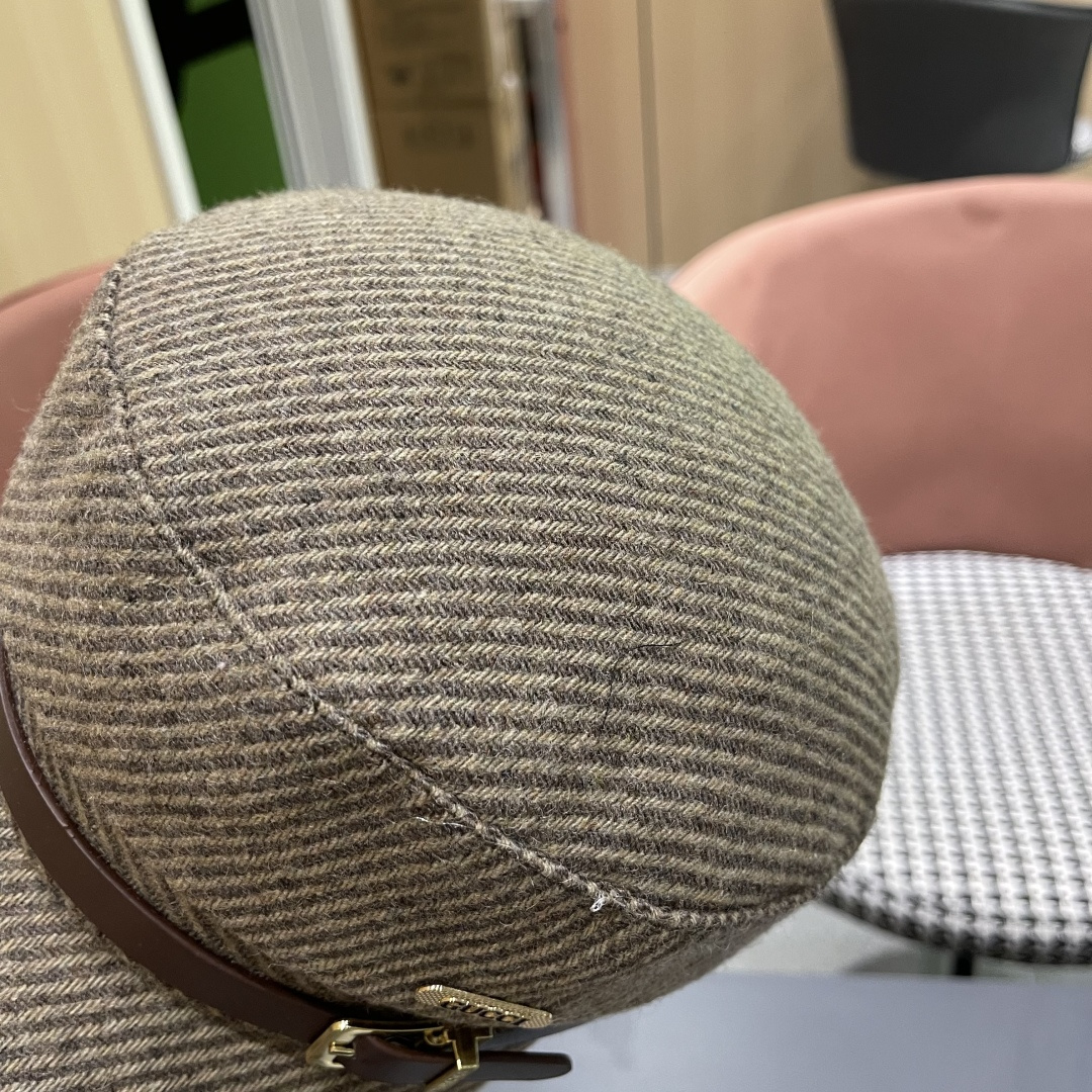  古奇2025韩版新款简约百搭皮带扣海俊帽子女
春夏季时尚宽檐显脸小画家帽潮