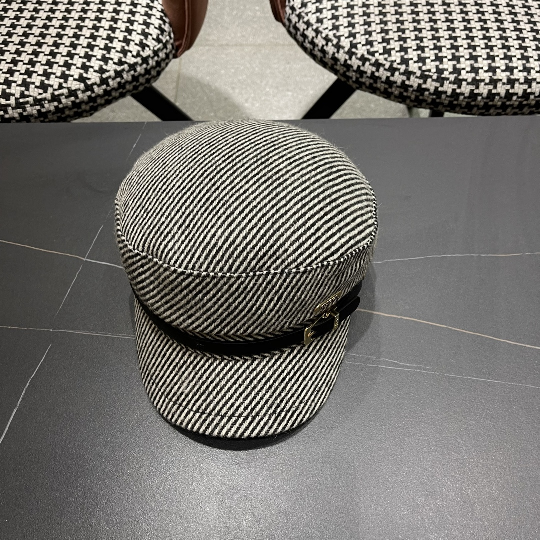  古奇2025韩版新款简约百搭皮带扣海俊帽子女
春夏季时尚宽檐显脸小画家帽潮