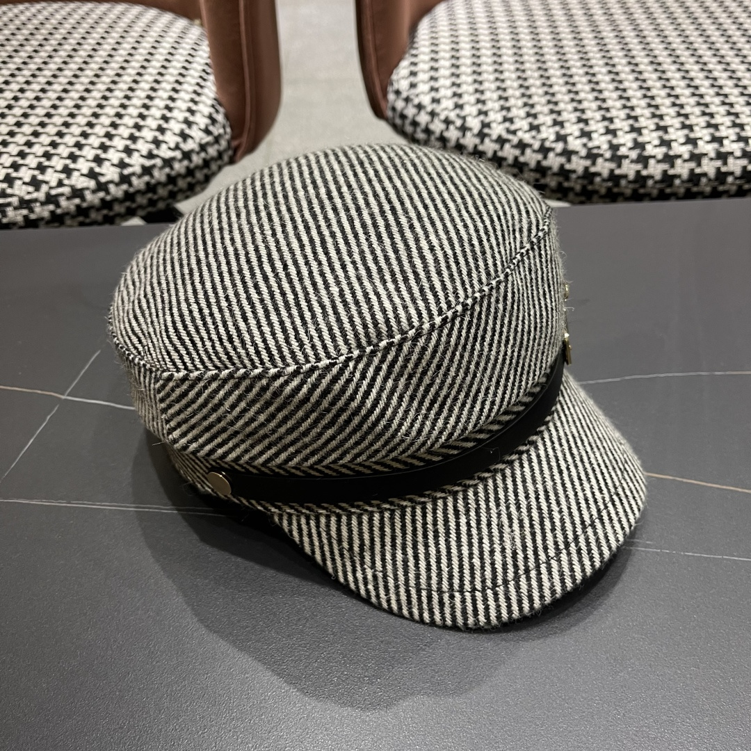  古奇2025韩版新款简约百搭皮带扣海俊帽子女
春夏季时尚宽檐显脸小画家帽潮