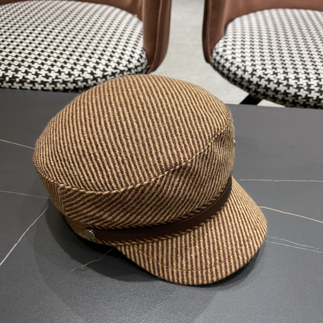  古奇2025韩版新款简约百搭皮带扣海俊帽子女
春夏季时尚宽檐显脸小画家帽潮