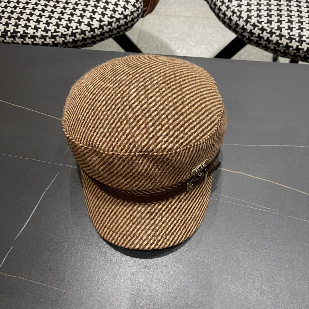  古奇2025韩版新款简约百搭皮带扣海俊帽子女
春夏季时尚宽檐显脸小画家帽潮