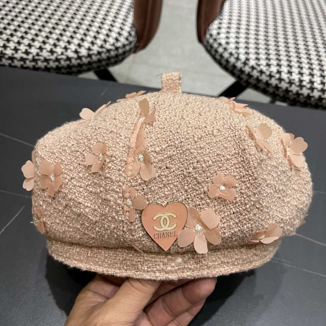  香奈儿2025秋冬季新款纯色花朵贝雷帽子女ins时尚百
搭气质显脸小蓓蕾帽