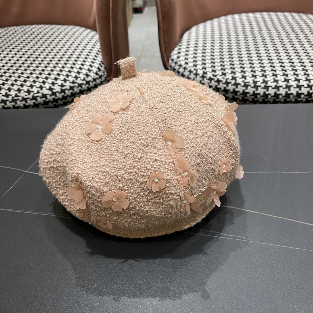  香奈儿2025秋冬季新款纯色花朵贝雷帽子女ins时尚百
搭气质显脸小蓓蕾帽