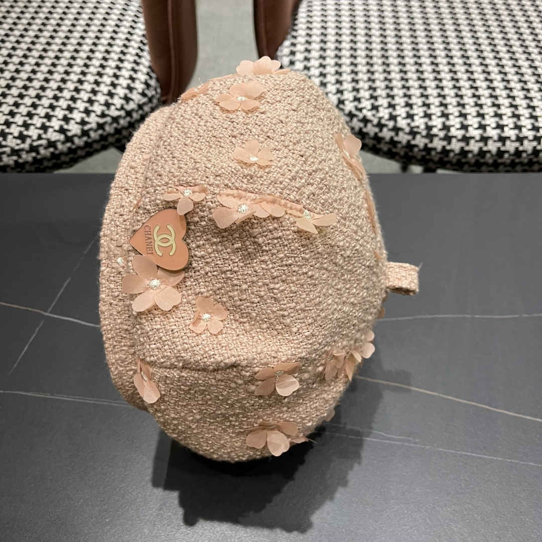  香奈儿2025秋冬季新款纯色花朵贝雷帽子女ins时尚百
搭气质显脸小蓓蕾帽