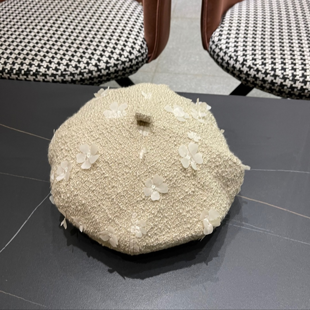  香奈儿2025秋冬季新款纯色花朵贝雷帽子女ins时尚百
搭气质显脸小蓓蕾帽