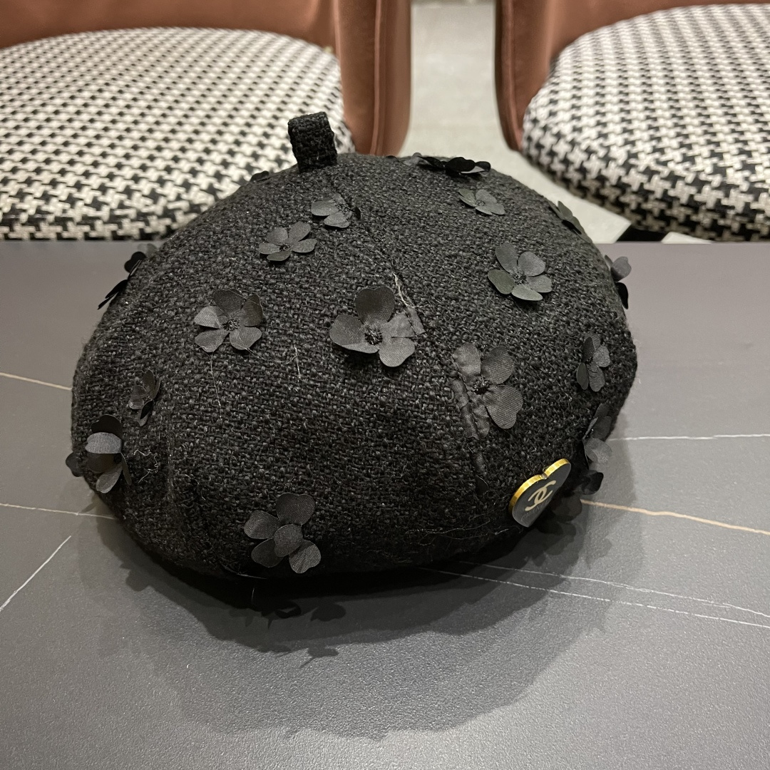  香奈儿2025秋冬季新款纯色花朵贝雷帽子女ins时尚百
搭气质显脸小蓓蕾帽