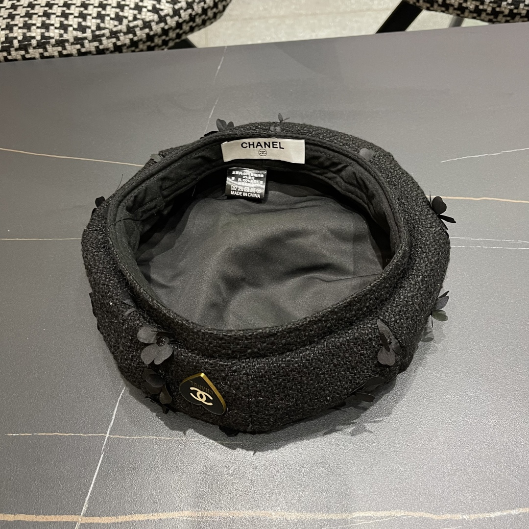  香奈儿2025秋冬季新款纯色花朵贝雷帽子女ins时尚百
搭气质显脸小蓓蕾帽