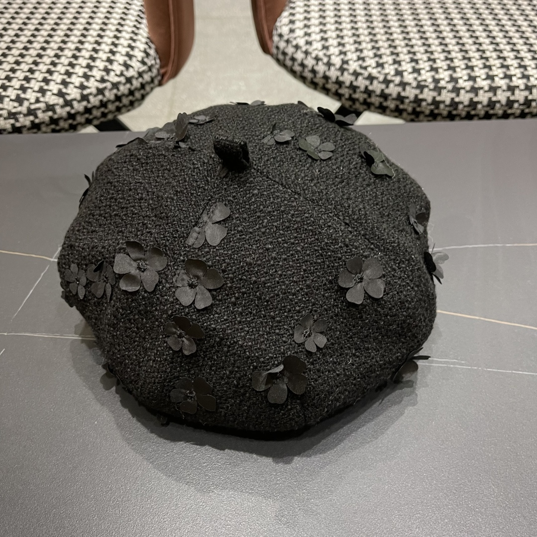  香奈儿2025秋冬季新款纯色花朵贝雷帽子女ins时尚百
搭气质显脸小蓓蕾帽