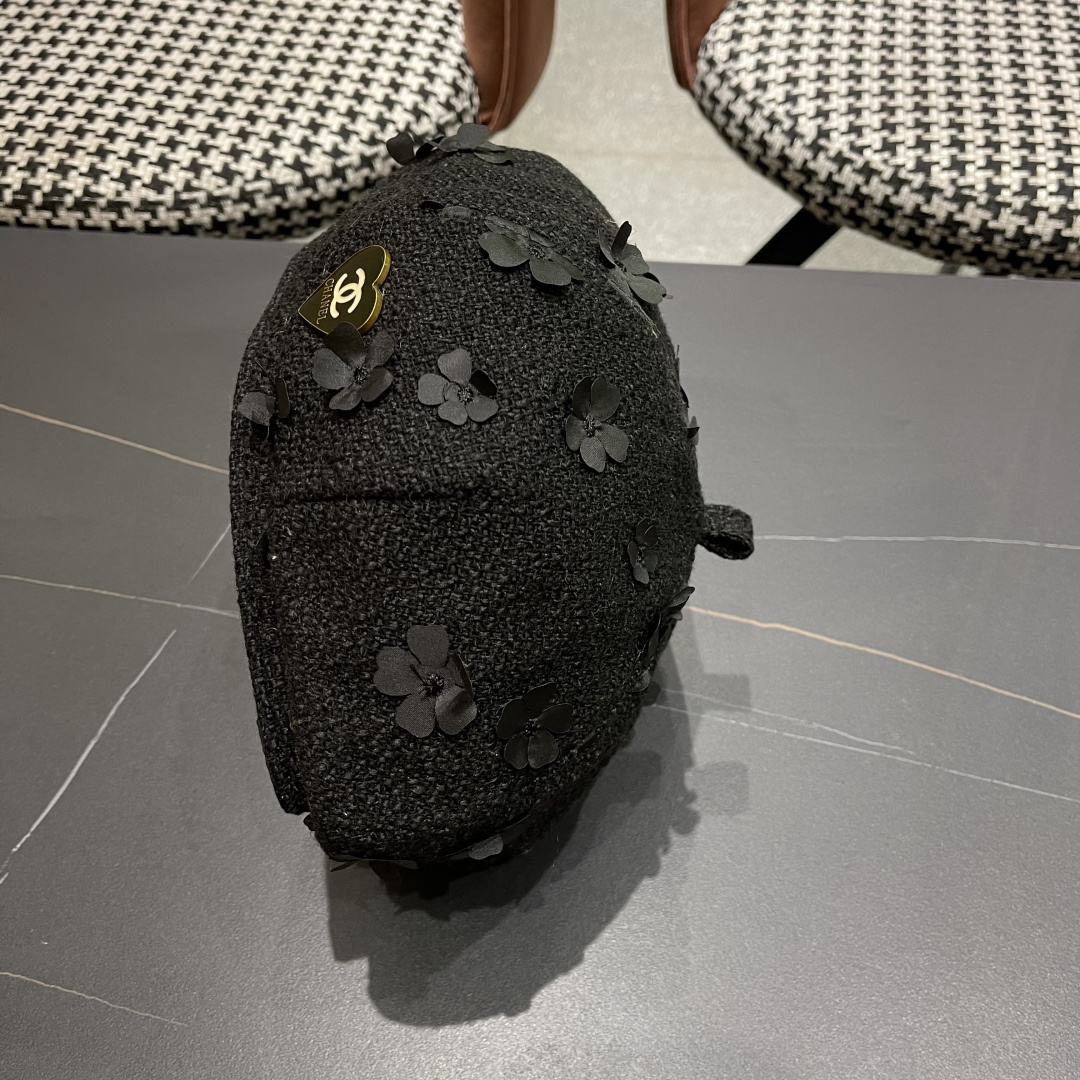  香奈儿2025秋冬季新款纯色花朵贝雷帽子女ins时尚百
搭气质显脸小蓓蕾帽