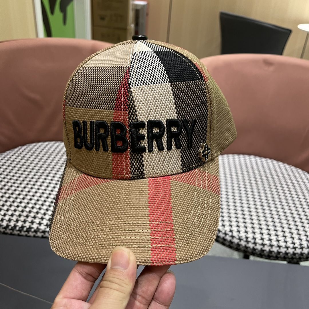  巴宝莉 洋气时髦硬顶格子棒球帽女春秋季格纹鸭舌帽户
外出游防晒遮阳帽男