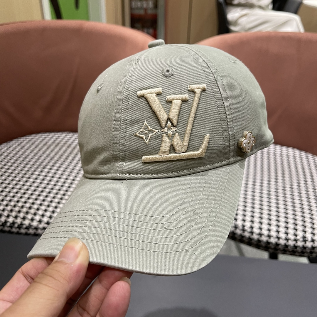  LV路易威登🧢 2025新款出货，刺绣字母棒球帽，非常经典的经典，流行的复古美，四季可用，出门必备