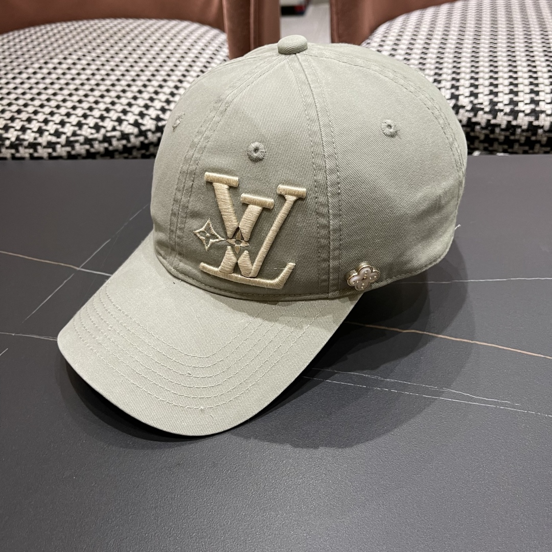  LV路易威登🧢 2025新款出货，刺绣字母棒球帽，非常经典的经典，流行的复古美，四季可用，出门必备