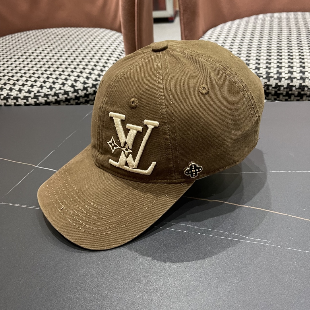  LV路易威登🧢 2025新款出货，刺绣字母棒球帽，非常经典的经典，流行的复古美，四季可用，出门必备
