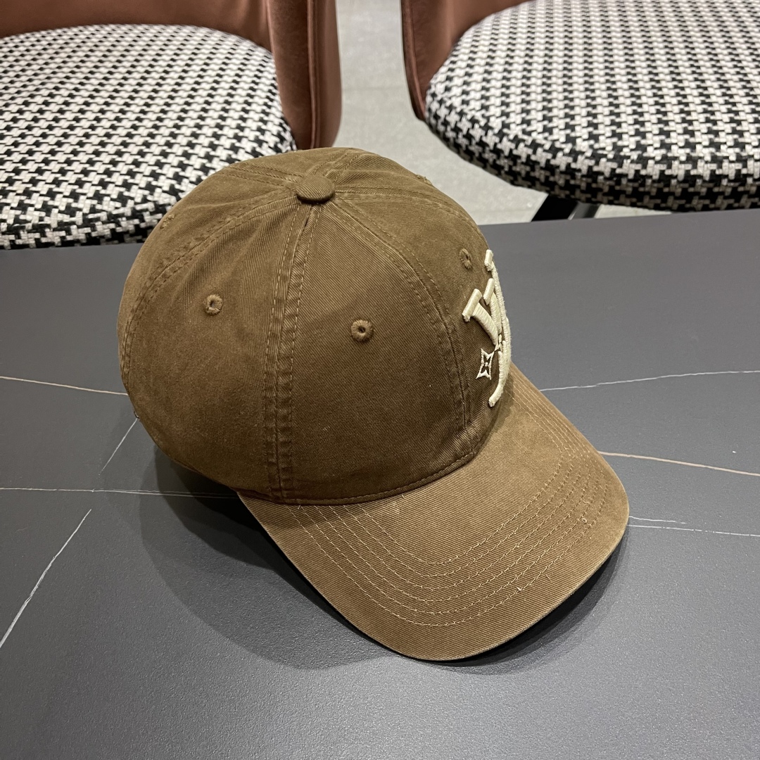  LV路易威登🧢 2025新款出货，刺绣字母棒球帽，非常经典的经典，流行的复古美，四季可用，出门必备
