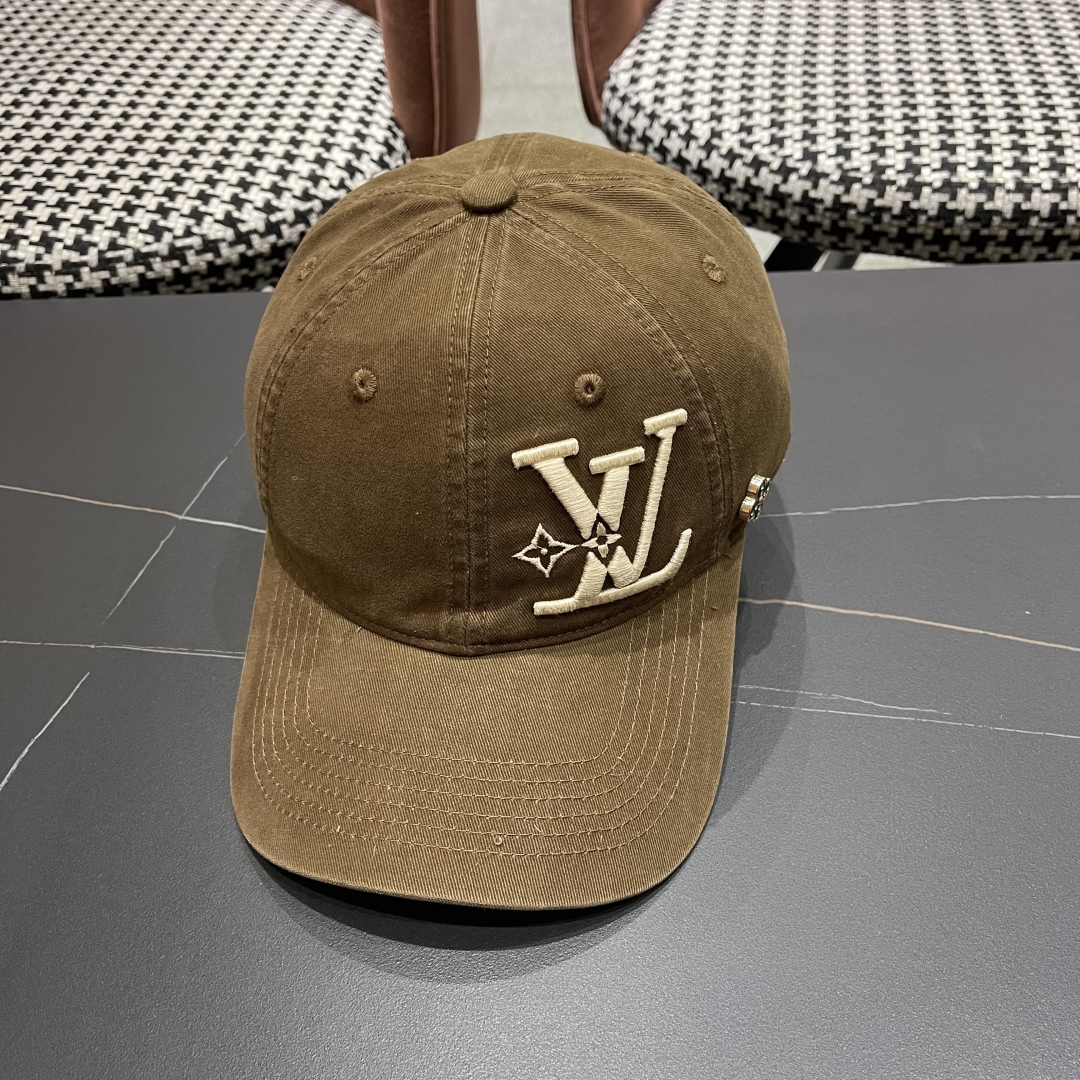  LV路易威登🧢 2025新款出货，刺绣字母棒球帽，非常经典的经典，流行的复古美，四季可用，出门必备