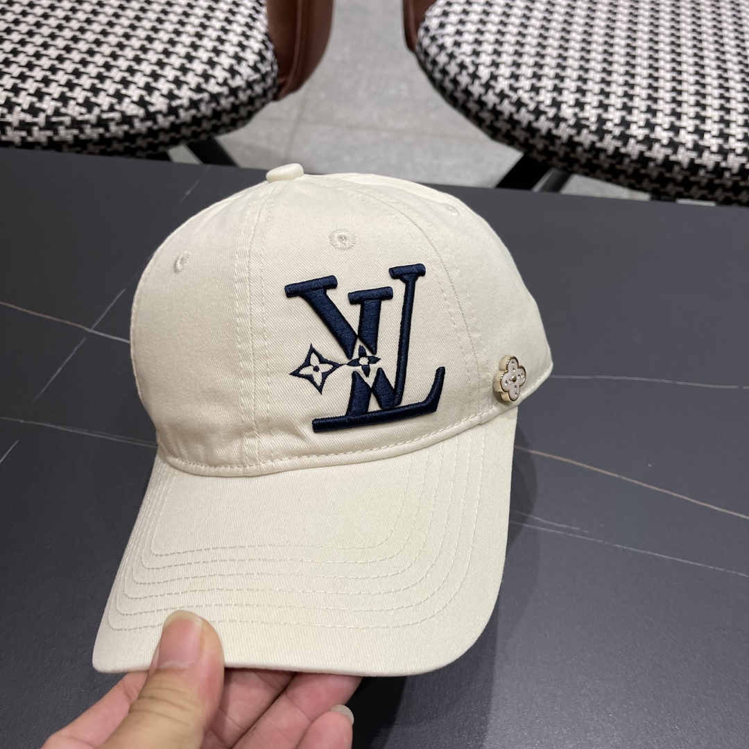  LV路易威登🧢 2025新款出货，刺绣字母棒球帽，非常经典的经典，流行的复古美，四季可用，出门必备
