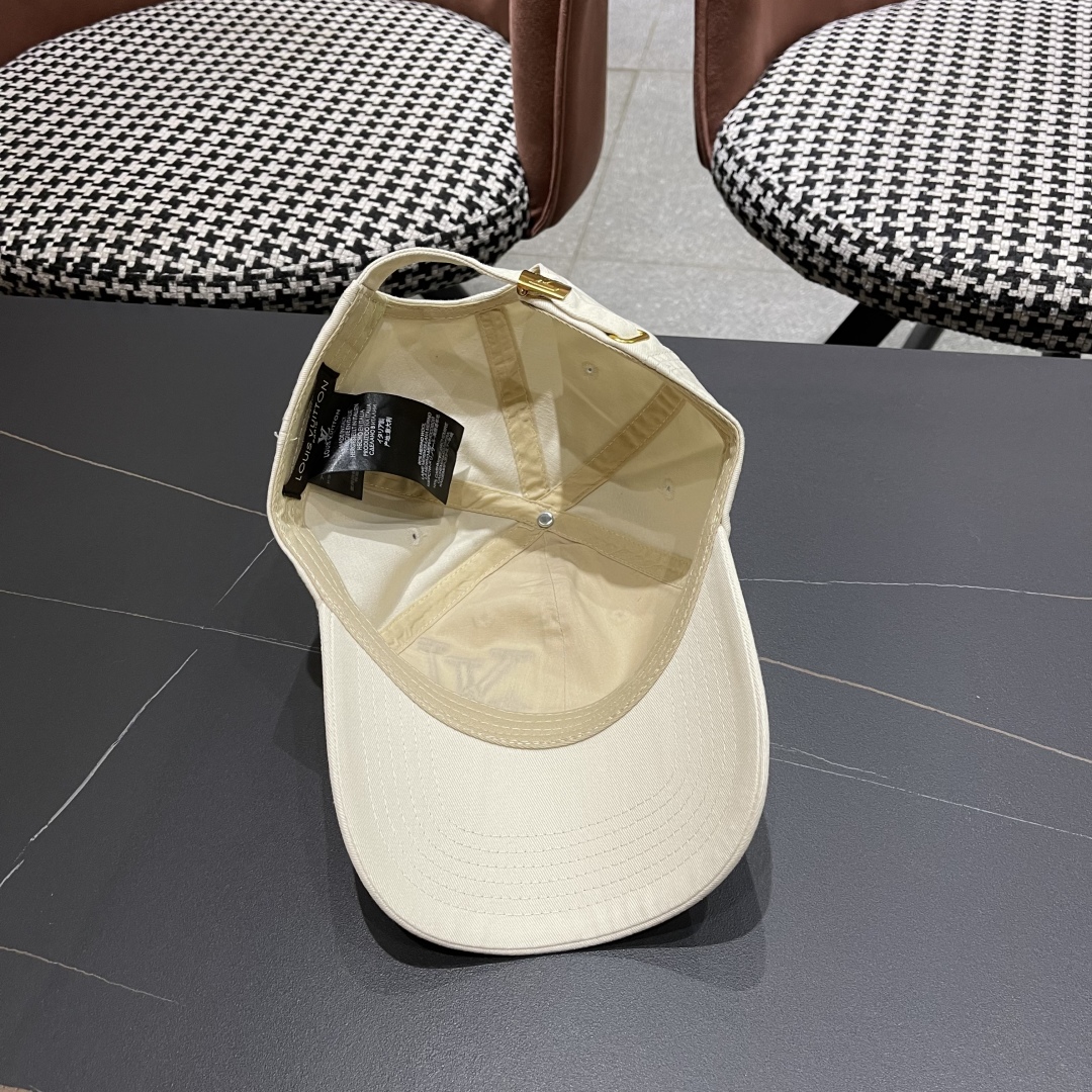  LV路易威登🧢 2025新款出货，刺绣字母棒球帽，非常经典的经典，流行的复古美，四季可用，出门必备