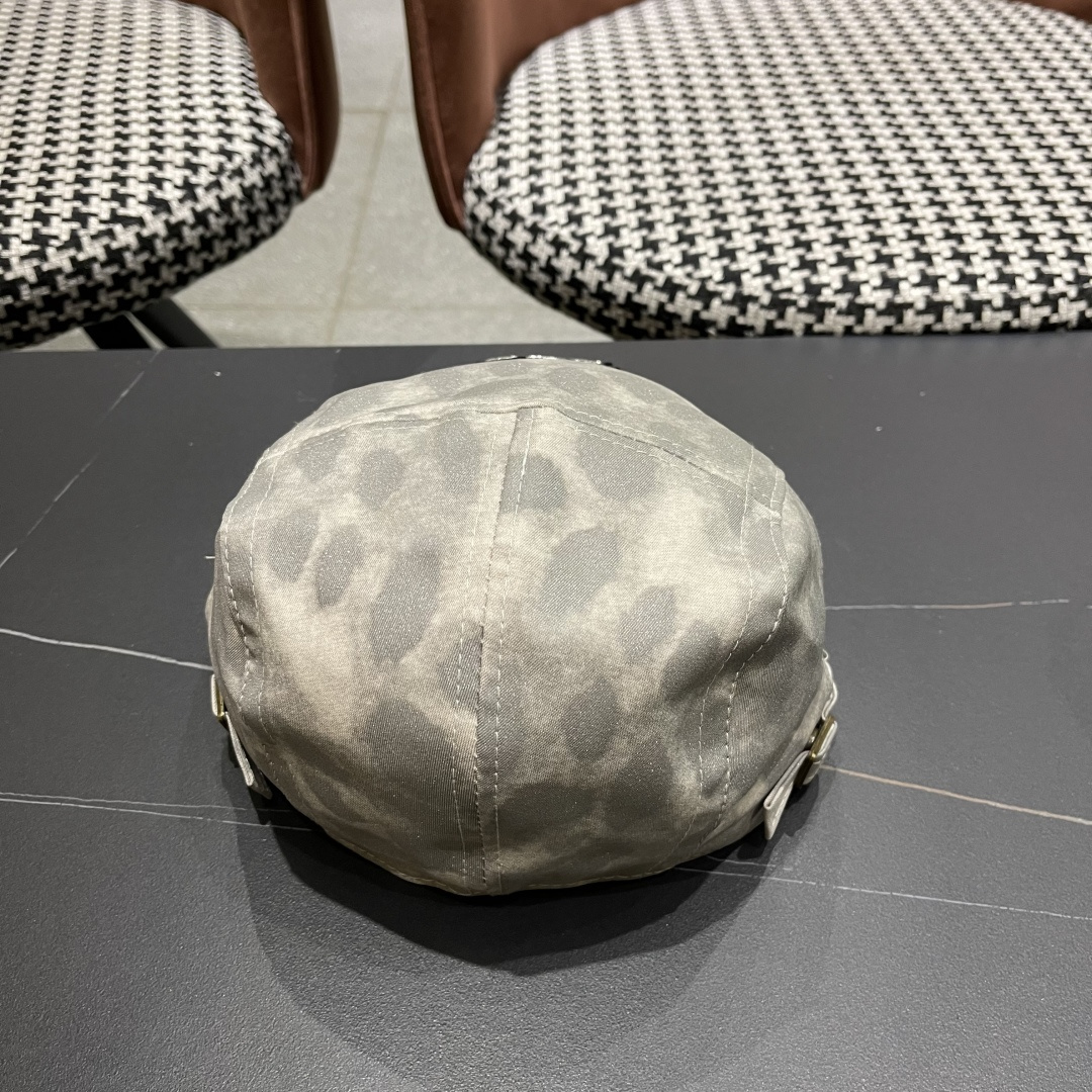  路易威登Lv 日系街头贝雷帽子复古时尚夏秋季百
搭嘻哈反戴鸭舌帽豹纹前迸帽女