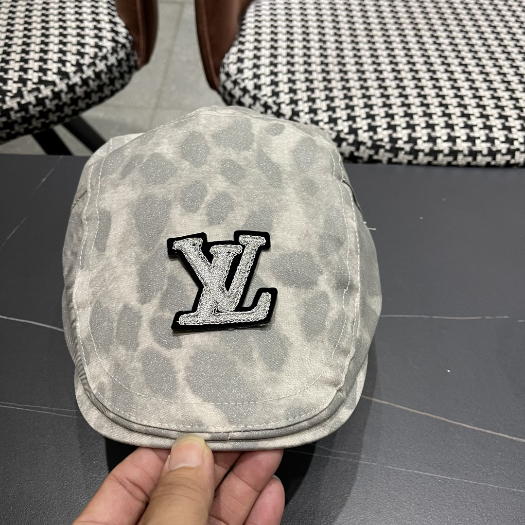  路易威登Lv 日系街头贝雷帽子复古时尚夏秋季百
搭嘻哈反戴鸭舌帽豹纹前迸帽女