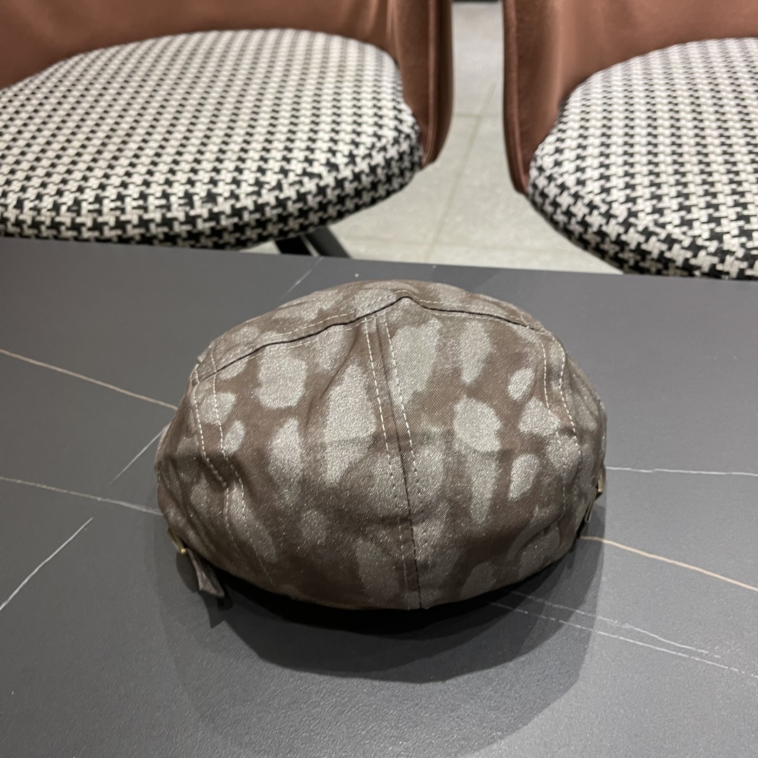  路易威登Lv 日系街头贝雷帽子复古时尚夏秋季百
搭嘻哈反戴鸭舌帽豹纹前迸帽女