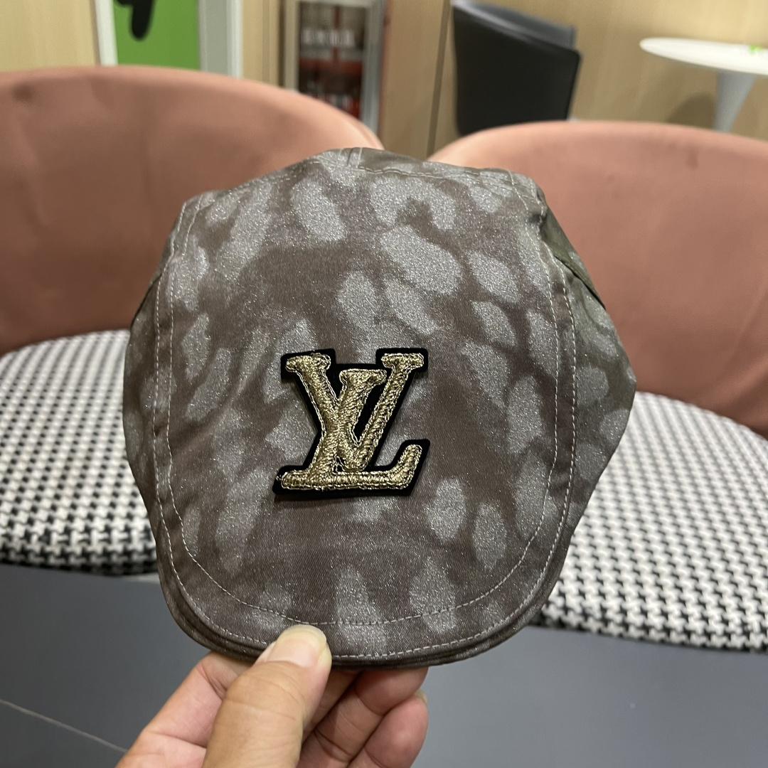  路易威登Lv 日系街头贝雷帽子复古时尚夏秋季百
搭嘻哈反戴鸭舌帽豹纹前迸帽女