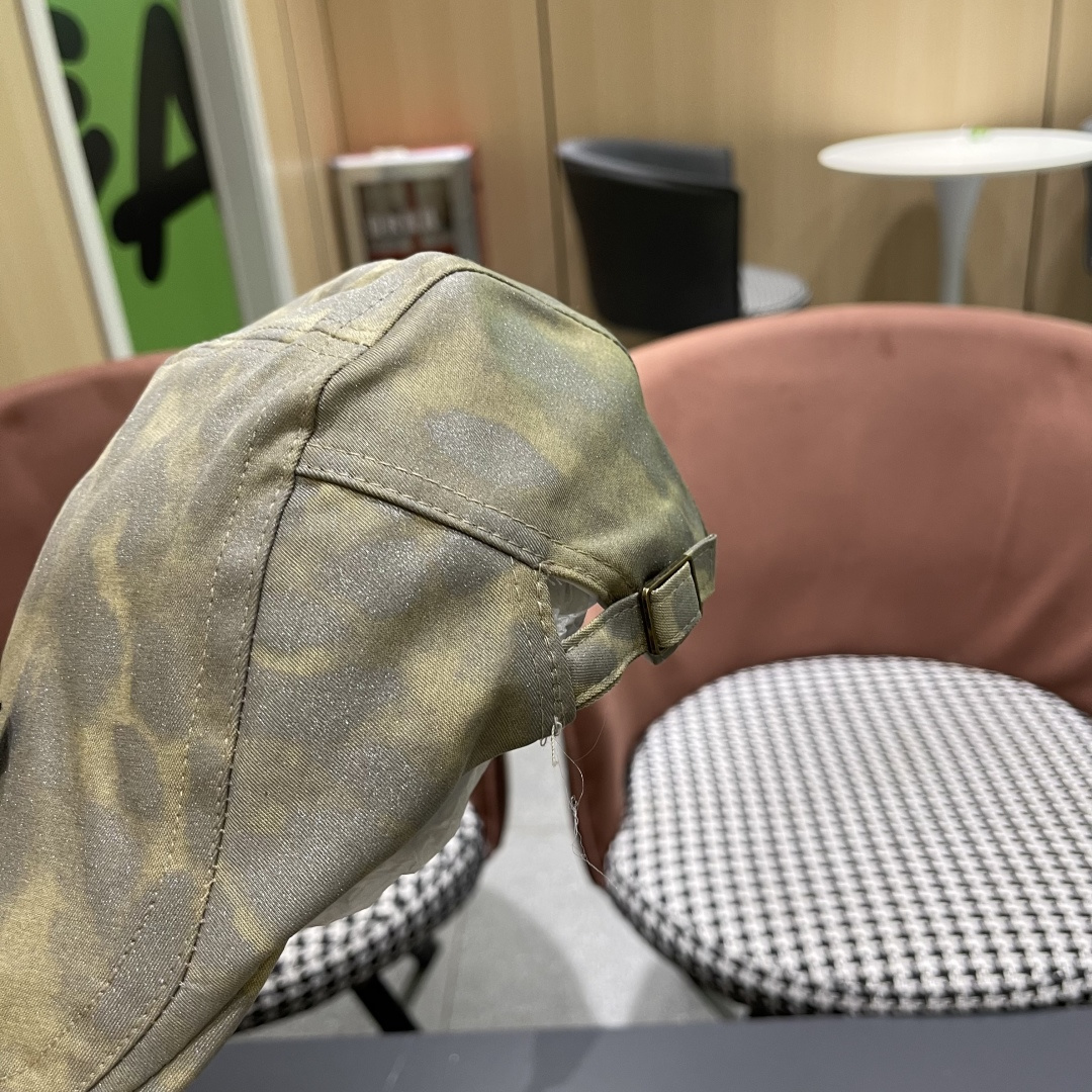  路易威登Lv 日系街头贝雷帽子复古时尚夏秋季百
搭嘻哈反戴鸭舌帽豹纹前迸帽女