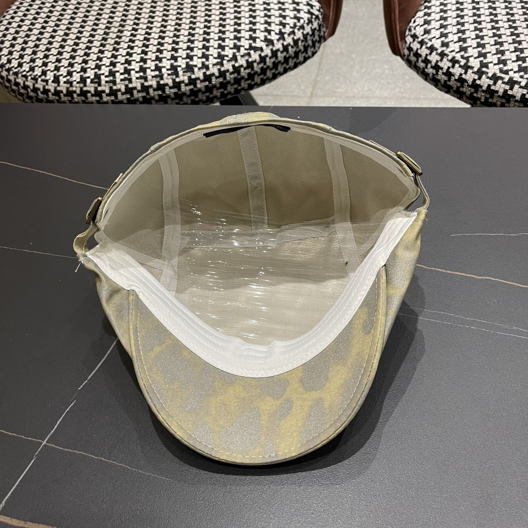  路易威登Lv 日系街头贝雷帽子复古时尚夏秋季百
搭嘻哈反戴鸭舌帽豹纹前迸帽女