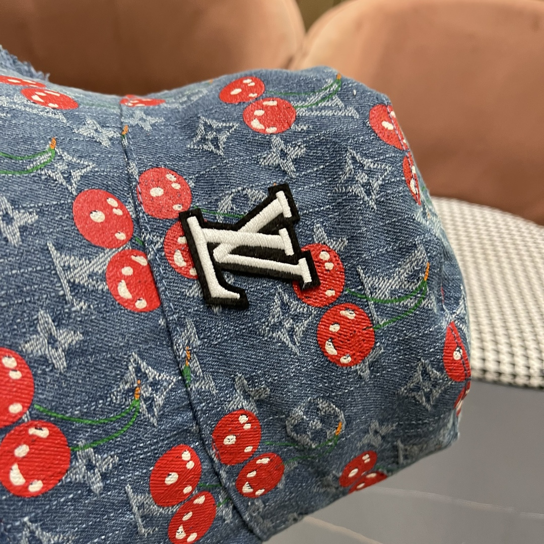  渔夫帽  棒球帽 Lv路易威登2025 新款可爱樱桃遮阳帽女透气渔夫帽牛仔蓝
度假旅游拍照棒球帽子