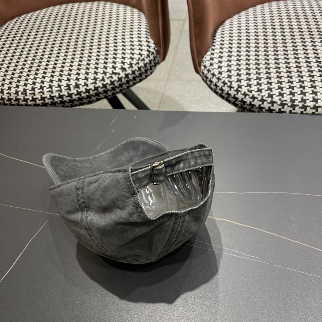  香奈儿 帽子女牛仔鸭舌帽潮百搭时尚洋气棒球帽男休闲
ins 新款防晒遮阳帽