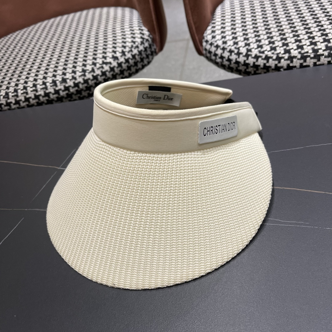  香奈儿 2025 新款空顶帽户外太阳帽防晒显
脸小大檐帽可卷遮阳帽