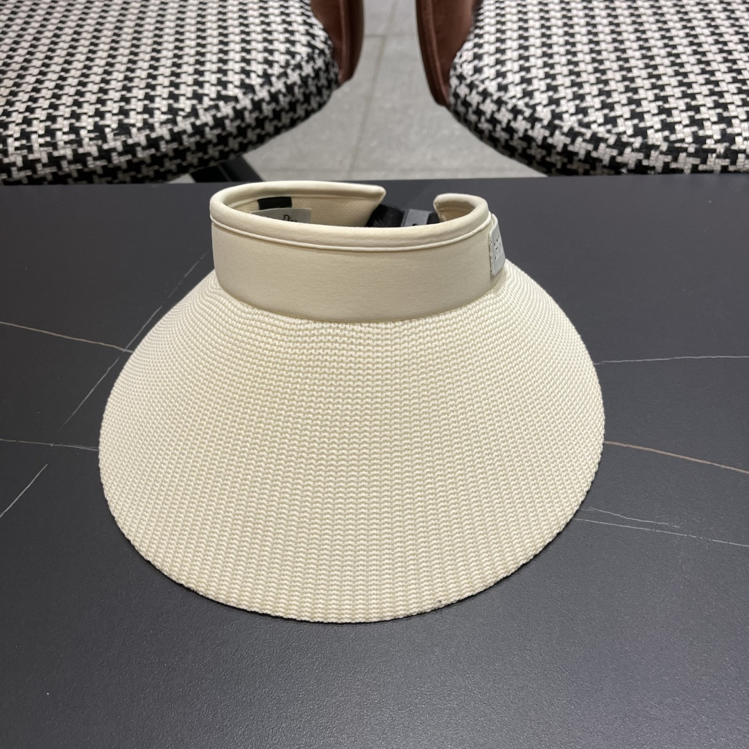  香奈儿 2025 新款空顶帽户外太阳帽防晒显
脸小大檐帽可卷遮阳帽