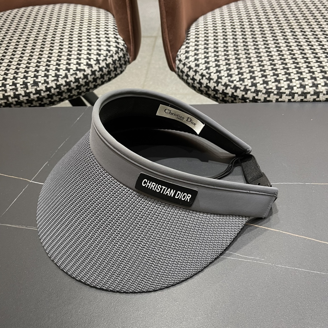  香奈儿 2025 新款空顶帽户外太阳帽防晒显
脸小大檐帽可卷遮阳帽