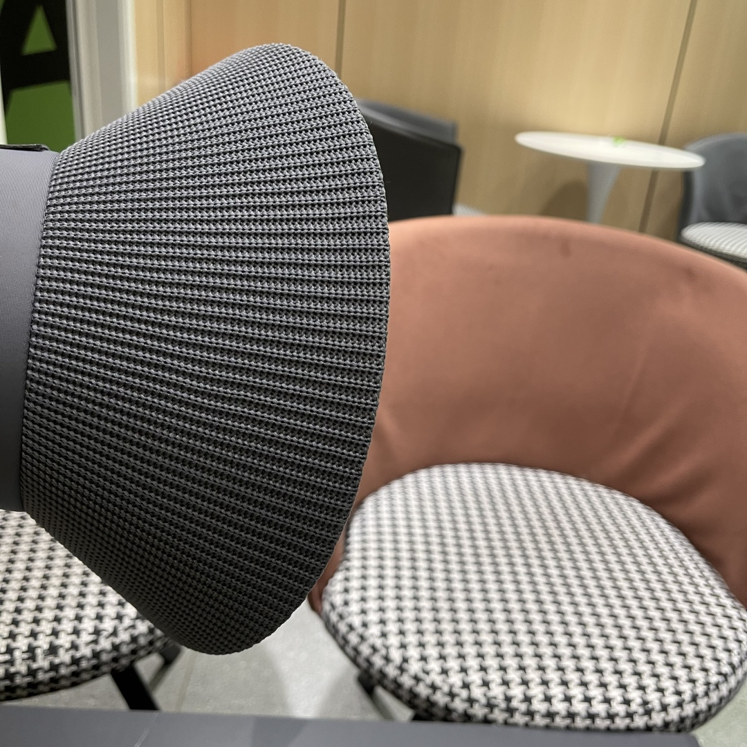  香奈儿 2025 新款空顶帽户外太阳帽防晒显
脸小大檐帽可卷遮阳帽