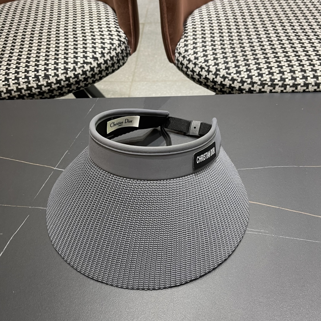  香奈儿 2025 新款空顶帽户外太阳帽防晒显
脸小大檐帽可卷遮阳帽