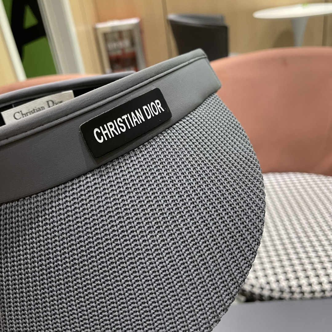  香奈儿 2025 新款空顶帽户外太阳帽防晒显
脸小大檐帽可卷遮阳帽