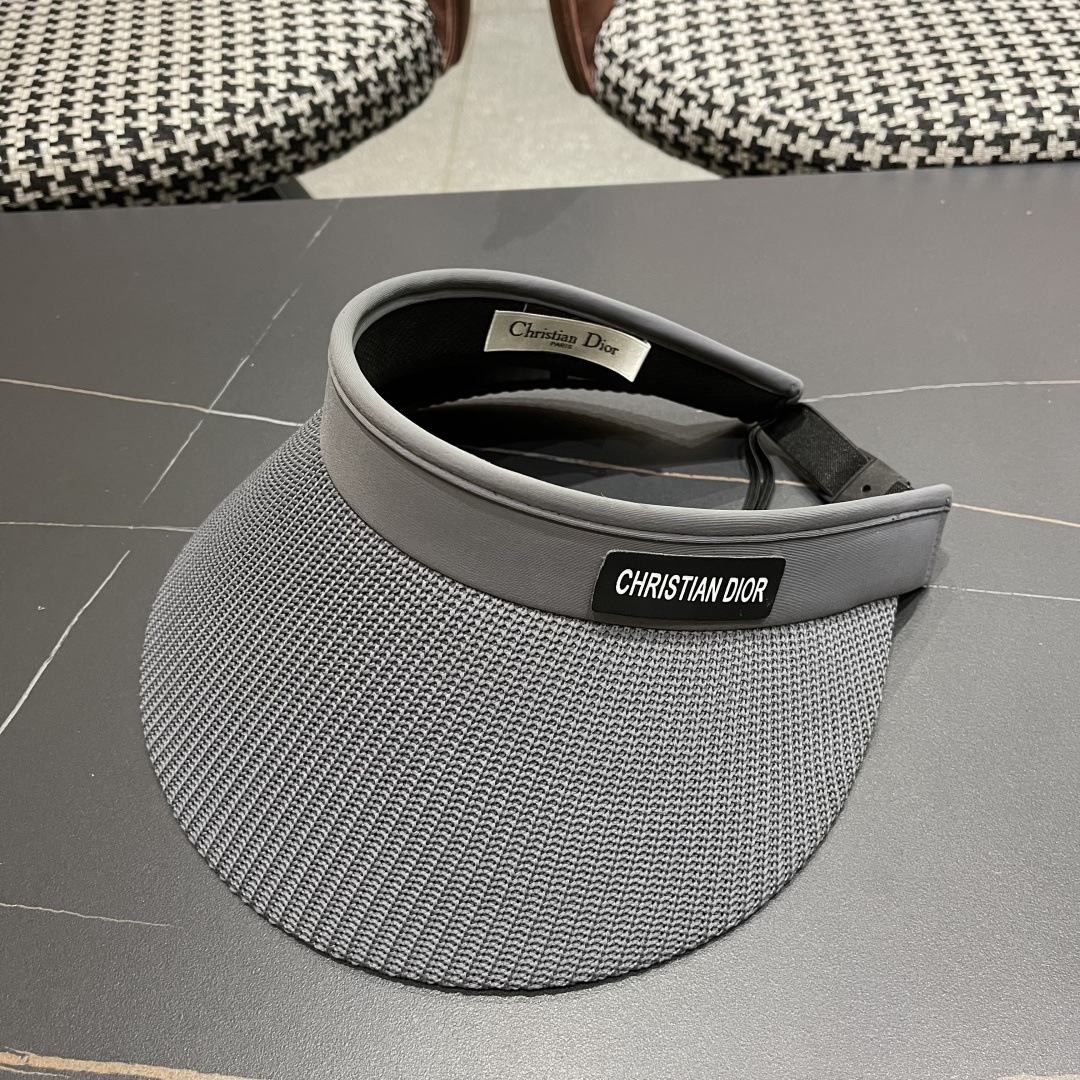  香奈儿 2025 新款空顶帽户外太阳帽防晒显
脸小大檐帽可卷遮阳帽