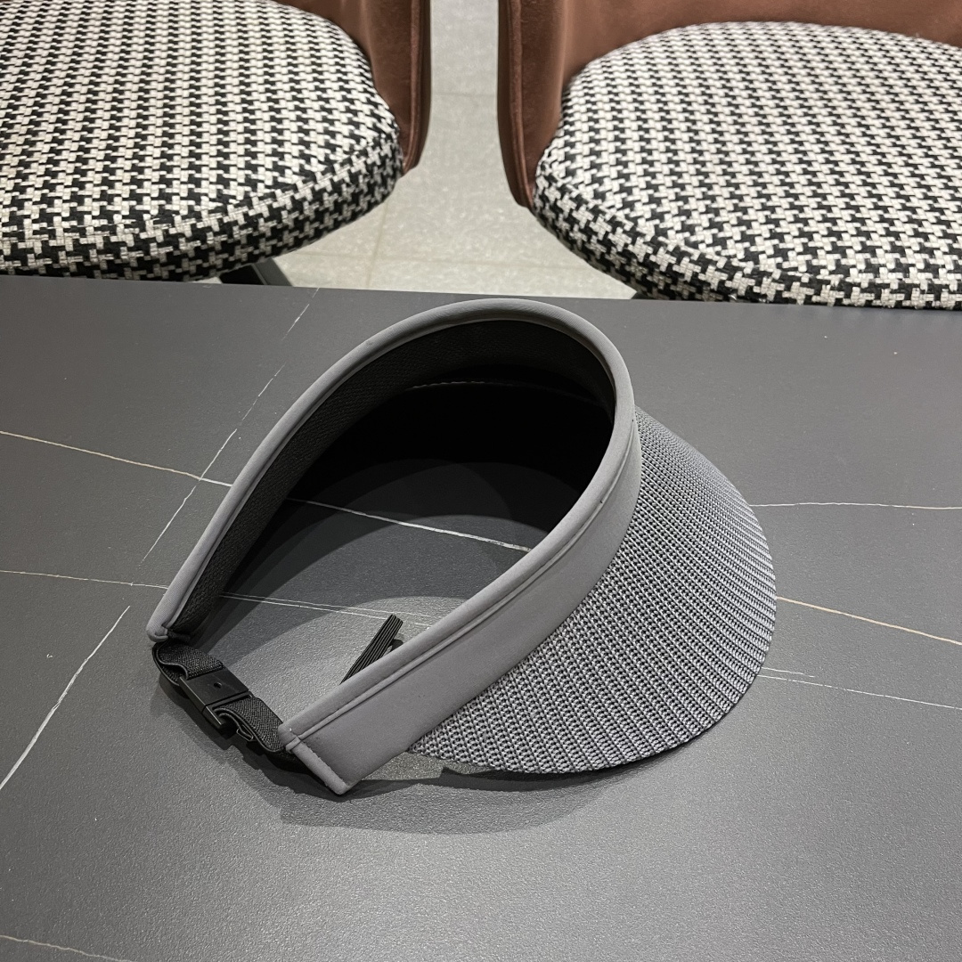  香奈儿 2025 新款空顶帽户外太阳帽防晒显
脸小大檐帽可卷遮阳帽