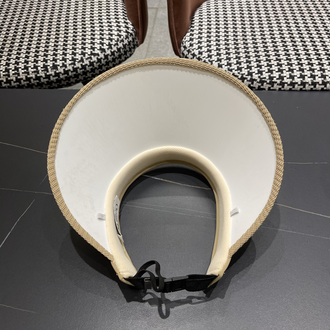  香奈儿 2025 新款空顶帽户外太阳帽防晒显
脸小大檐帽可卷遮阳帽