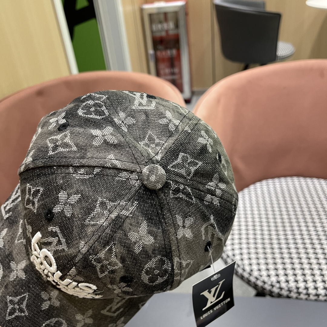  Lv路易威登 品脸小加宽帽檐做旧大头围棒球帽防晒
休闲字母刺绣迷彩帽