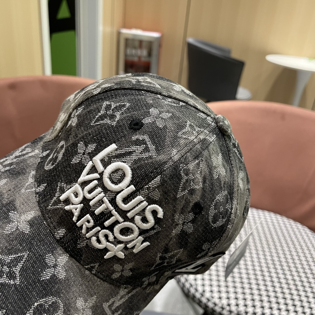  Lv路易威登 品脸小加宽帽檐做旧大头围棒球帽防晒
休闲字母刺绣迷彩帽