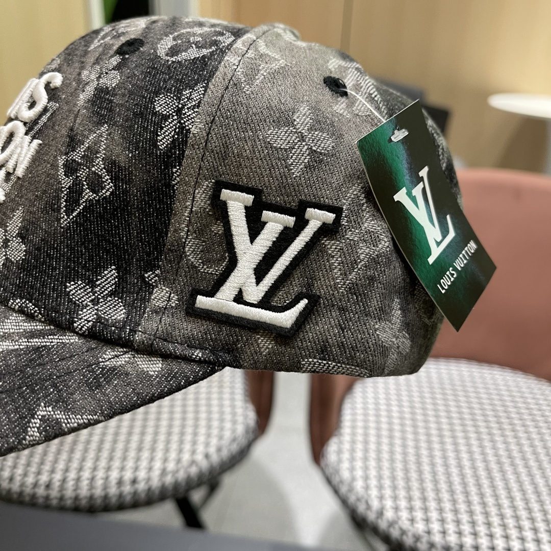  Lv路易威登 品脸小加宽帽檐做旧大头围棒球帽防晒
休闲字母刺绣迷彩帽