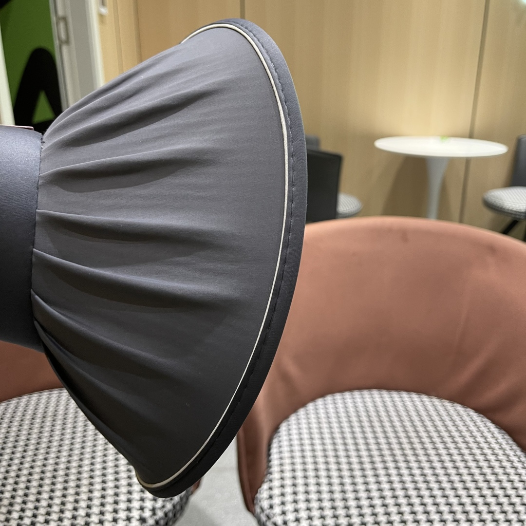  巴宝莉 2025新款帽子女款夏季遮阳防晒帽户外防紫外
线大檐百搭空顶防晒帽